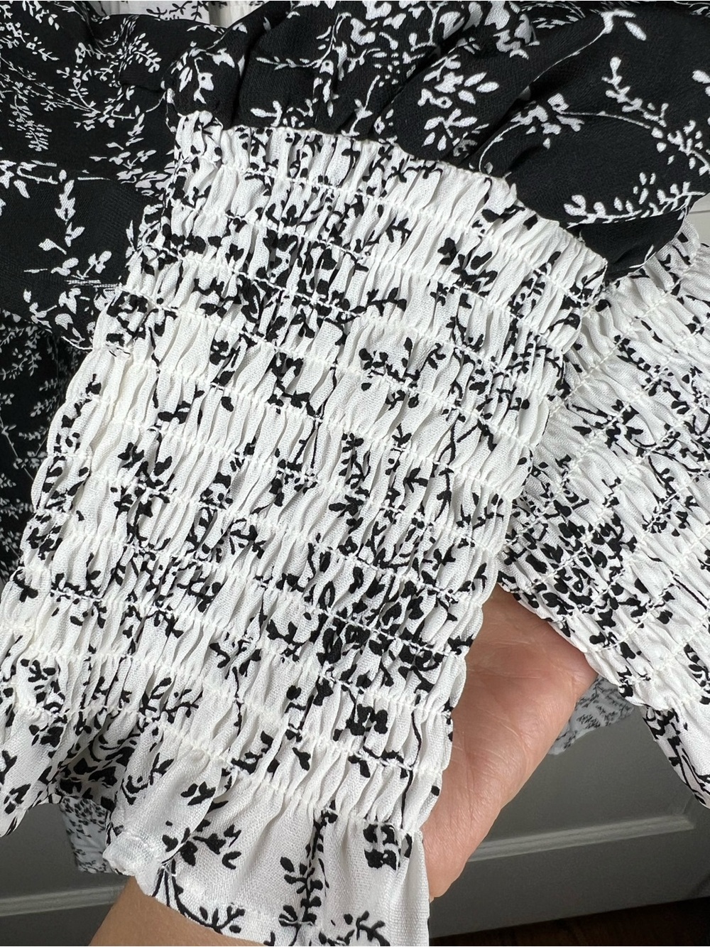 Melloday Black and White Floral Print Mini Dress Tie-Neck Ruffled Hem Sz M - Picture 5 of 8
